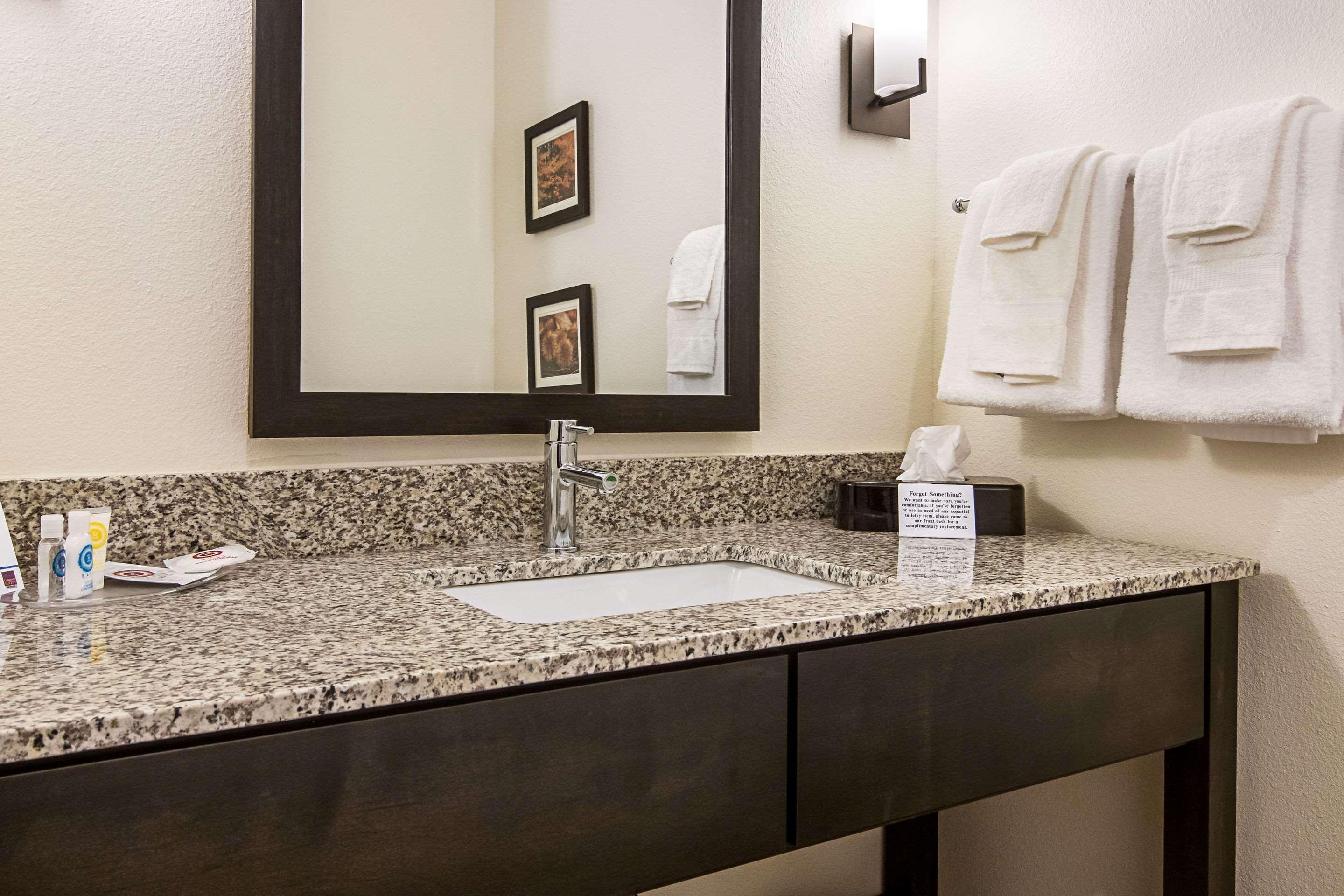 Comfort Suites Wooster Near University Campus Kültér fotó